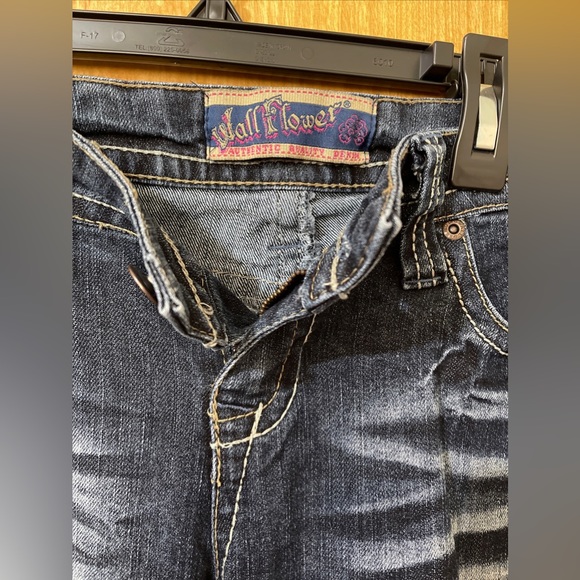 Wallflower Jeans Size 9 Low Rise Dark Wash Bootcut Flare - Picture 6 of 9